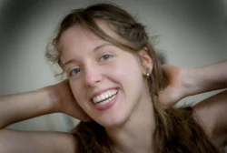 Small town girl Coco becomes an actress in NYC: Despite obstacles she wants to live the American