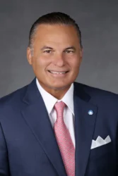 Amado Peñate Joins Ocean Bank to Lead Brickell Wealth Management Team
