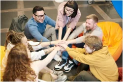 A CAREER GUIDE FOR STUDENTS ABOUT HELPING PROFESSIONS