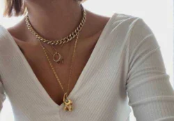 How to Combine Earrings Chain to Look Stylish?