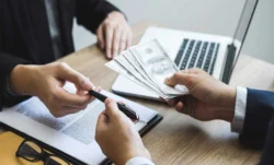 An Ultimate Guide to Choose the Perfect Moneylender