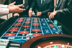 How online casinos use bonuses to attract and retain more players