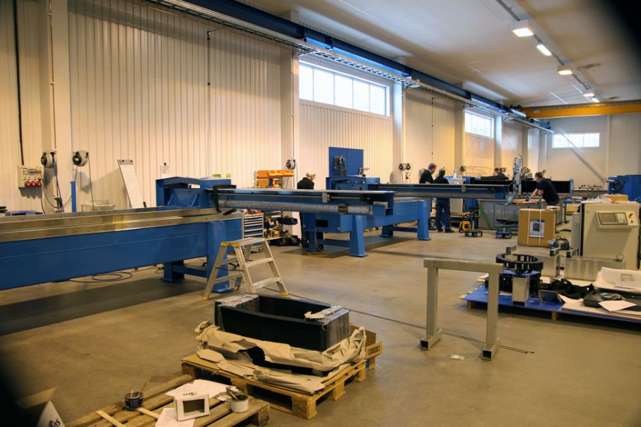 How Water Jet Sweden T-model manage to counteract the laws of physics How Water Jet Sweden T-model manage to counteract the laws of physics