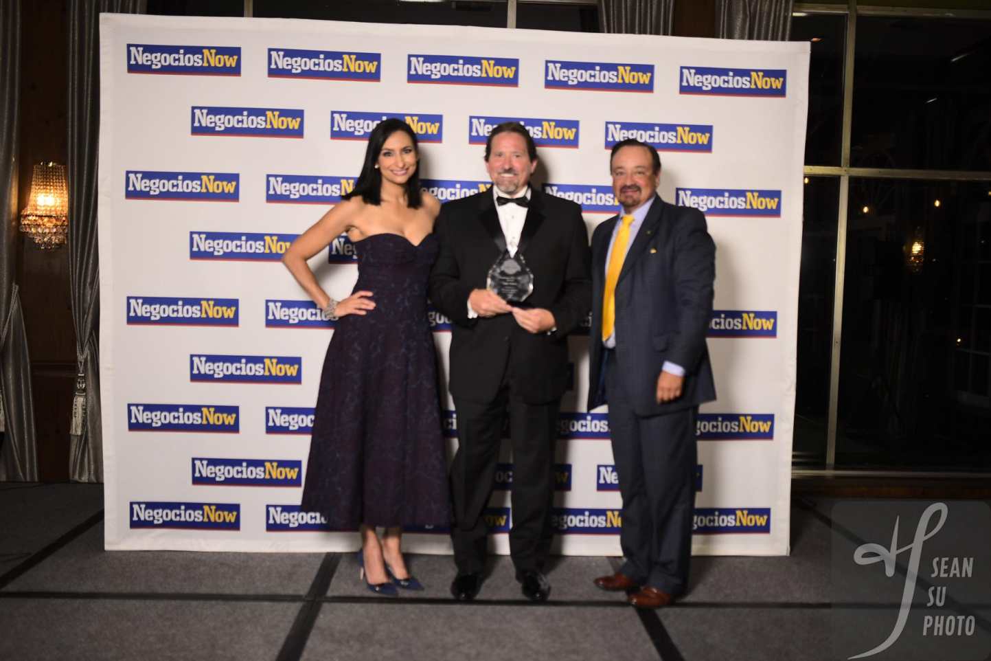 Negocios Now Honors Luis Toledo, CEO of Mid-West Moving & Storage with 2021 Business of The Year! Negocios Now Honors Luis Toledo, CEO of Mid-West Moving & Storage with 2021 Business of The Year!